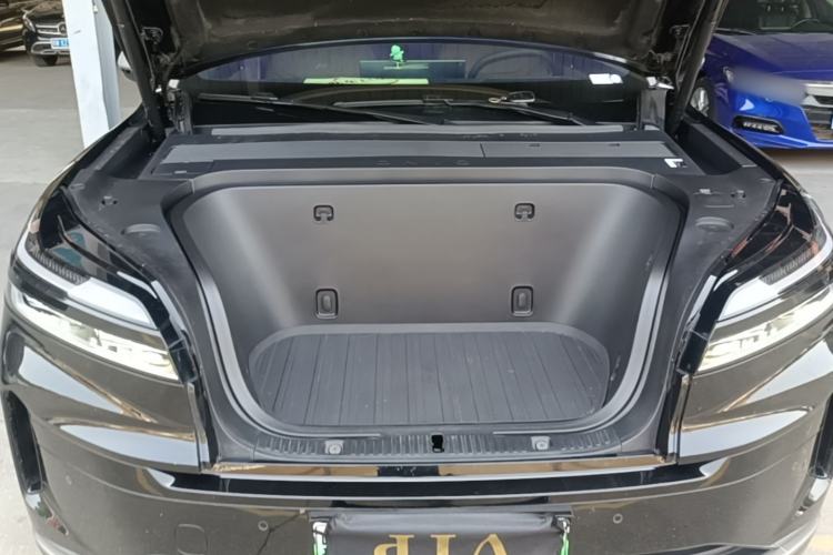 Used ONVO Luxeed L90 2025 Model—Max Six-Seater Version Engine Bay