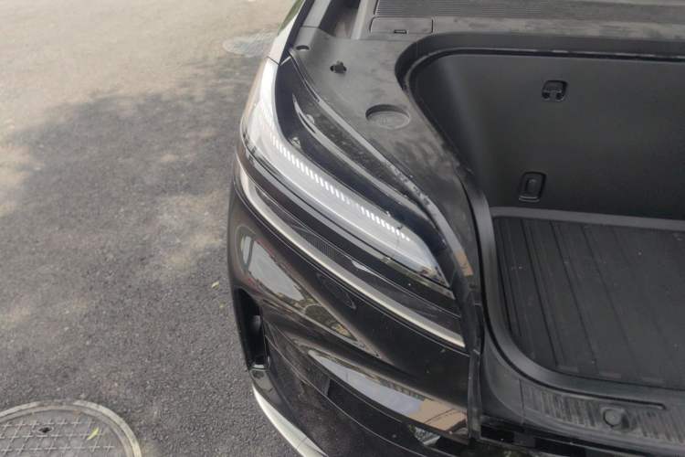 Used ONVO Luxeed L90 2025 Model—Max Six-Seater Version Engine Bay Right