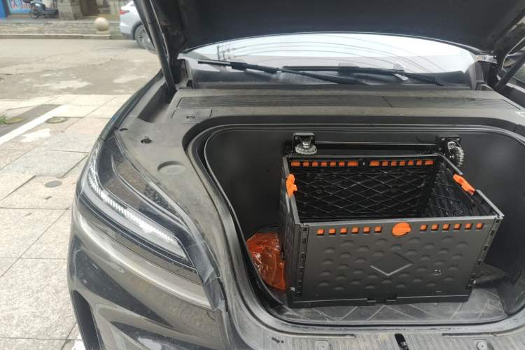 Used ONVO Luxeed L90 2025 Model—Max Six-Seater Version Engine Bay Right