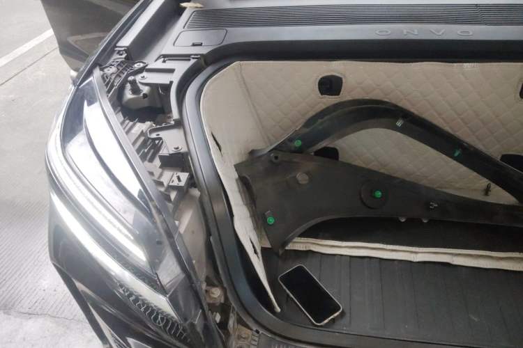 Used ONVO Luxeed L90 2025 Model—Pro Six-Seater Version Engine Bay Right