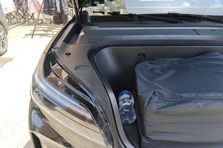 Used ONVO Luxeed L90 2025 Model—Ultra Six-Seater Version Engine Bay Right