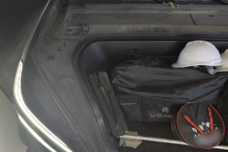 Used ONVO Luxeed L90 2025 Model—Ultra Six-Seater Version Engine Bay Right
