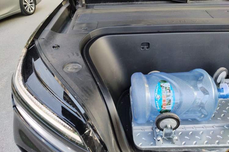 Used ONVO Luxeed L90 2025 Model—Max Six-Seater Version Engine Bay Right