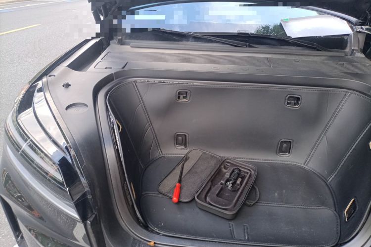Used ONVO Luxeed L90 2025 Model Max Six-Seater 60-degree Battery Edition Engine Bay Right