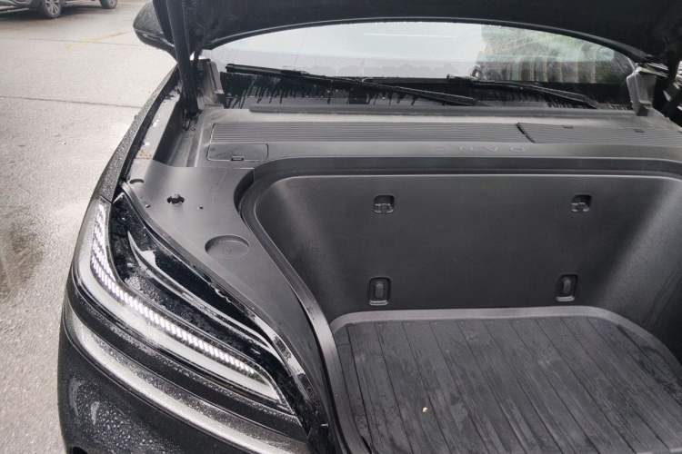 Used ONVO Luxeed L90 2025 Model—Max Seven-Seater Version Engine Bay Right