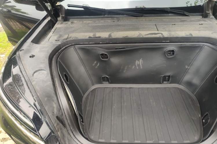 Used ONVO Luxeed L90 2025 Model—Ultra Six-Seater Version Engine Bay Right