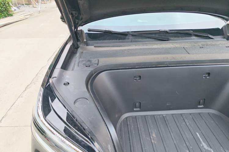 Used ONVO Luxeed L90 2025 Model—Max Six-Seater Version Engine Bay Right