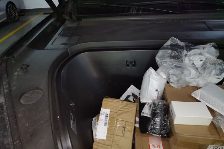 Used ONVO Luxeed L90 2025 Model—Black Knight Special Edition—Six-Seater Engine Bay Right