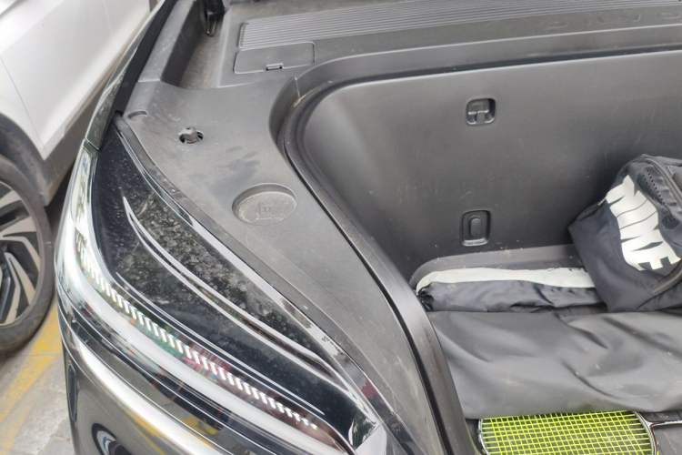 Used ONVO Luxeed L90 2025 Model Ultra Six-Seater 60-degree Battery Edition Engine Bay Right
