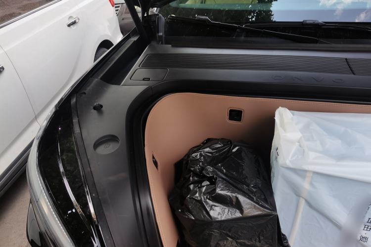 Used ONVO Luxeed L90 2025 Model—Ultra Six-Seater Version Engine Bay Right