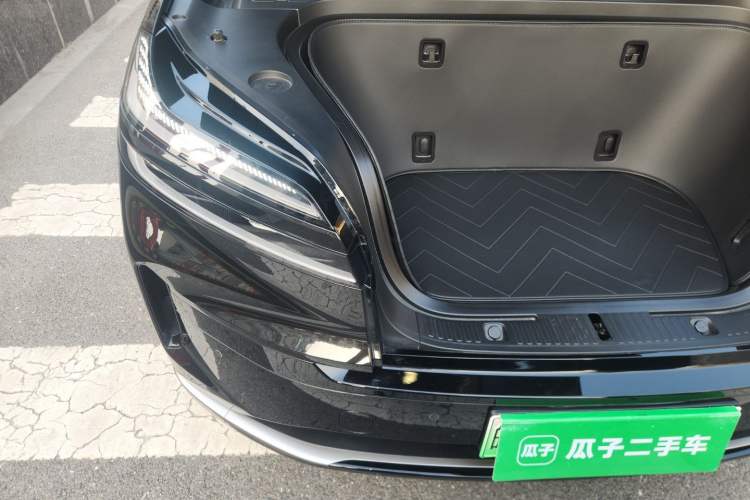 Used ONVO Luxeed L90 2025 Model—Max Six-Seater Version Engine Bay Right