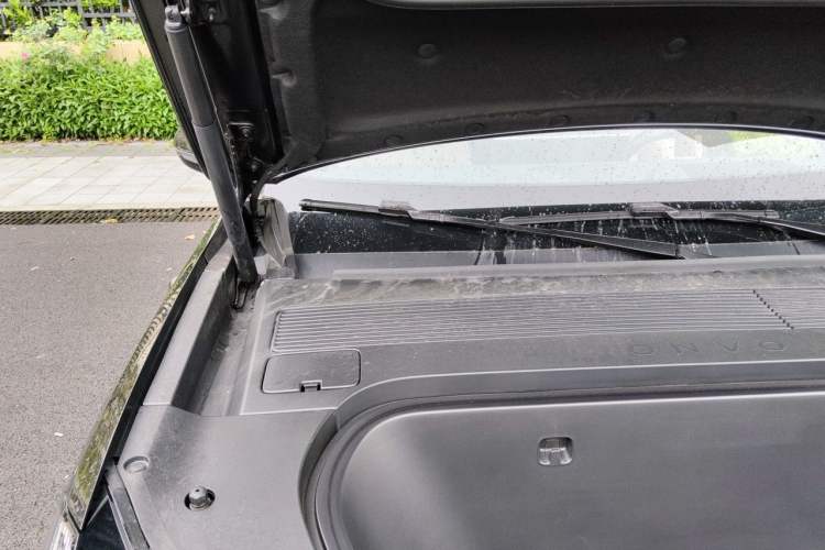 Used ONVO Luxeed L90 2025 Model—Max Six-Seater Version Engine Bay Right