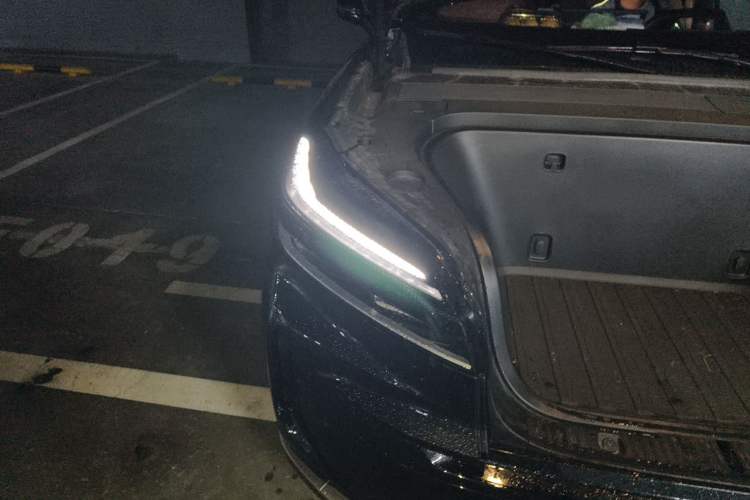 Used ONVO Luxeed L90 2025 Model—Max Six-Seater Version Engine Bay Right