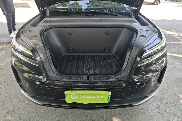 Used ONVO Luxeed L90 2025 Model—Ultra Six-Seater Version Engine Bay