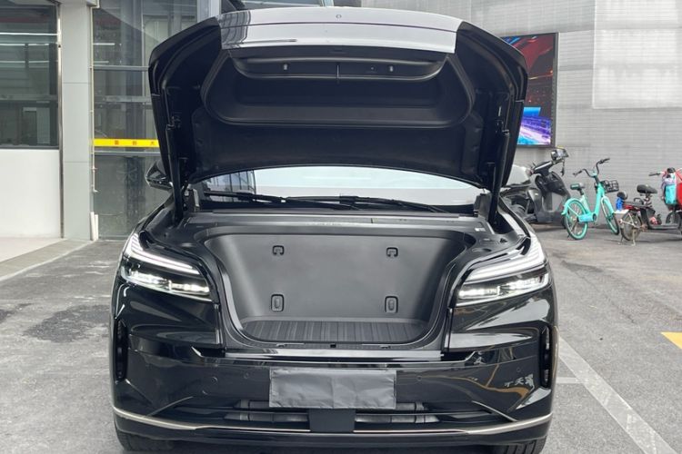 Used ONVO Luxeed L90 2025 Model—Max Seven-Seater Version Engine Bay