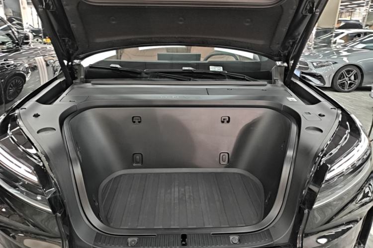 Used ONVO Luxeed L90 2025 Model—Black Knight Special Edition—Six-Seater Engine Bay