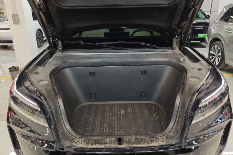 Used ONVO Luxeed L90 2025 Model—Ultra Six-Seater Version Engine Bay