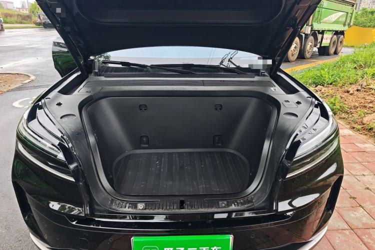 Used ONVO Luxeed L90 2025 Model—Ultra Six-Seater Version Engine Bay