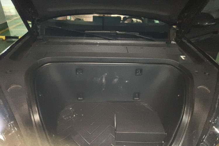 Used ONVO Luxeed L90 2025 Model—Max Six-Seater Version Engine Bay