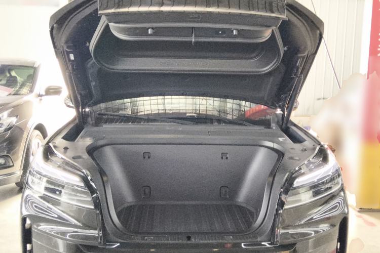 Used ONVO Luxeed L90 2025 Model—Ultra Six-Seater Version Engine Bay