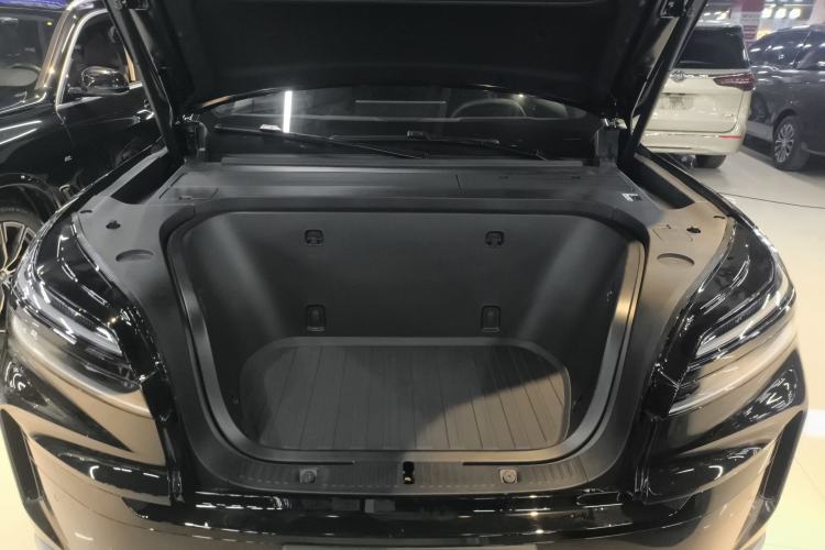Used ONVO Luxeed L90 2025 Model—Max Six-Seater Version Engine Bay