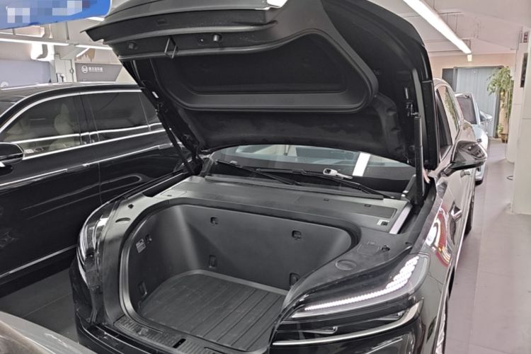 Used ONVO Luxeed L90 2025 Model—Ultra Six-Seater Version Engine Bay
