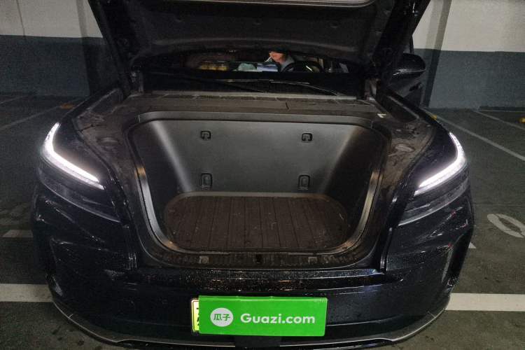 Used ONVO Luxeed L90 2025 Model—Max Six-Seater Version Engine Bay