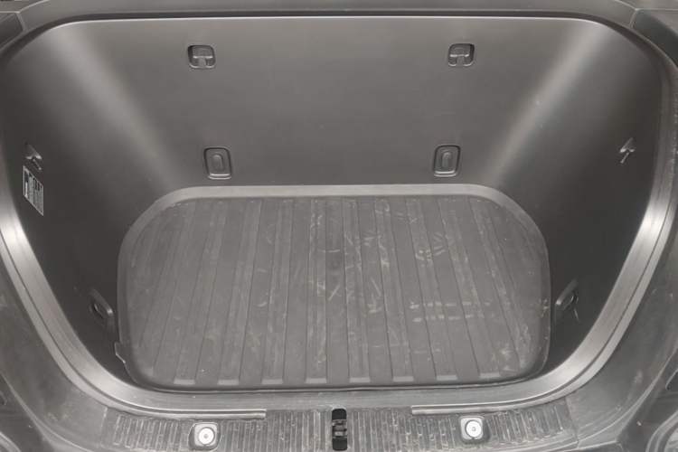 Used ONVO Luxeed L90 2025 Model—Ultra Six-Seater Version Engine Bay