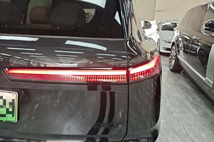 Used ONVO Luxeed L90 2025 Model—Black Knight Special Edition—Six-Seater Exterior 3