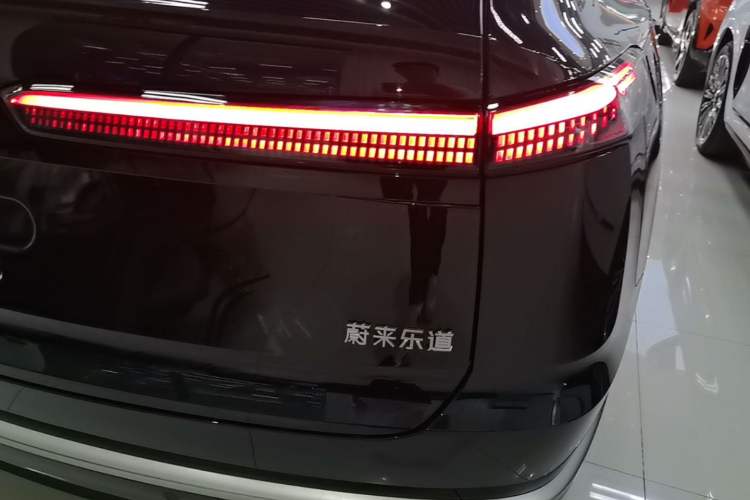Used ONVO Luxeed L90 2025 Model—Ultra Six-Seater Version Exterior 3