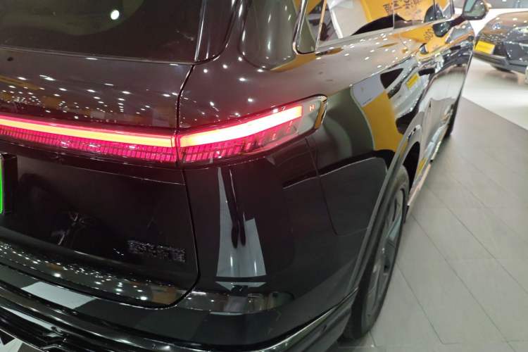 Used ONVO Luxeed L90 2025 Model—Max Six-Seater Version Exterior 3