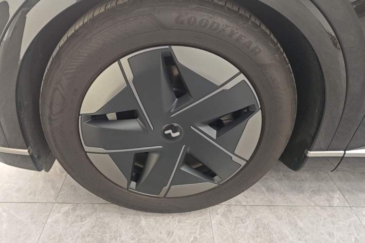 Used ONVO Luxeed L90 2025 Model—Max Six-Seater Version Exterior 4