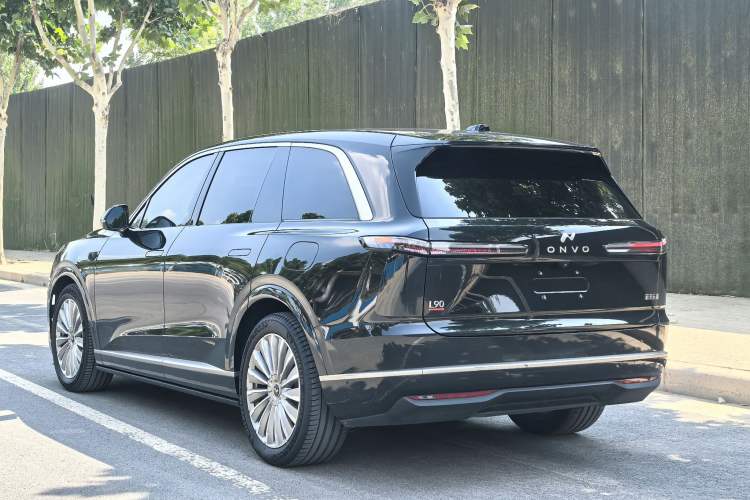 Used ONVO Luxeed L90 2025 Model—Ultra Six-Seater Version Exterior 4