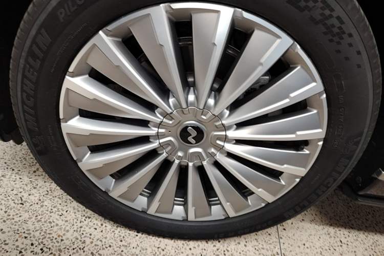 Used ONVO Luxeed L90 2025 Model—Ultra Six-Seater Version Exterior 4