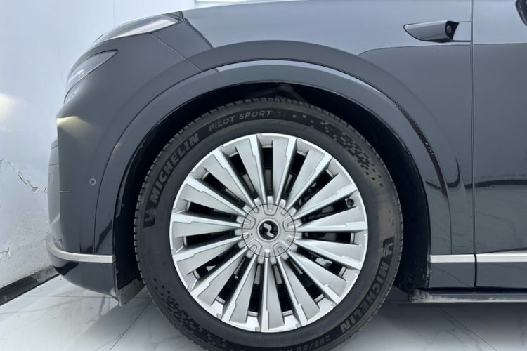 Used ONVO Luxeed L90 2025 Model—Ultra Six-Seater Version Exterior 4