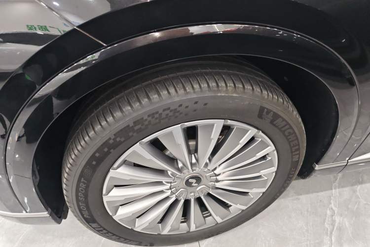 Used ONVO Luxeed L90 2025 Model—Max Six-Seater Version Exterior 4