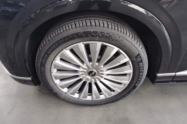 Used ONVO Luxeed L90 2025 Model—Max Six-Seater Version Exterior 4