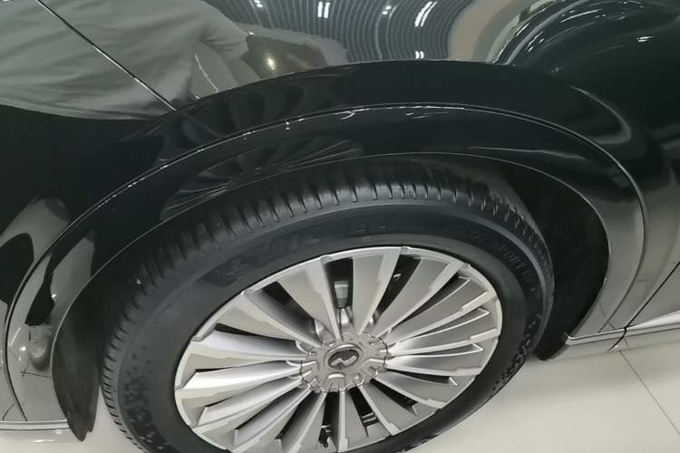 Used ONVO Luxeed L90 2025 Model—Ultra Six-Seater Version Exterior 4