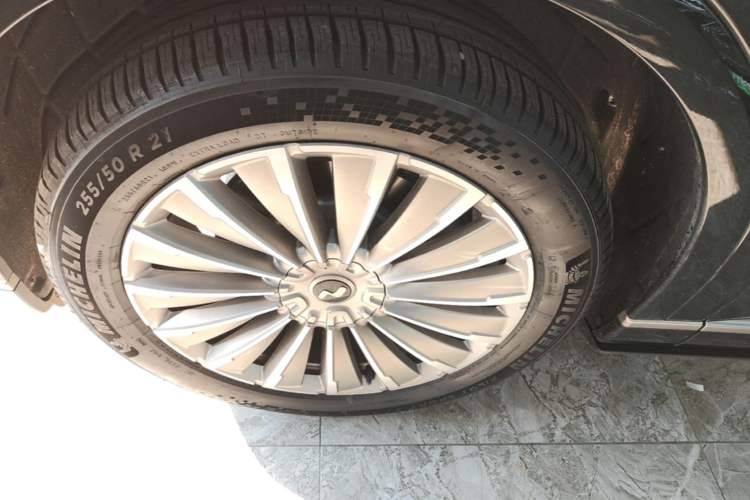 Used ONVO Luxeed L90 2025 Model—Max Six-Seater Version Exterior 4