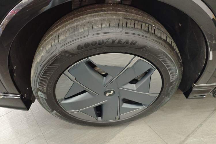 Used ONVO Luxeed L90 2025 Model—Max Six-Seater Version Exterior 4