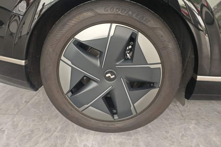 Used ONVO Luxeed L90 2025 Model—Max Six-Seater Version Exterior 5