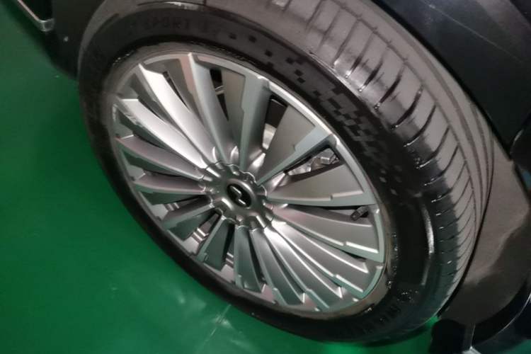 Used ONVO Luxeed L90 2025 Model—Ultra Six-Seater Version Exterior 5
