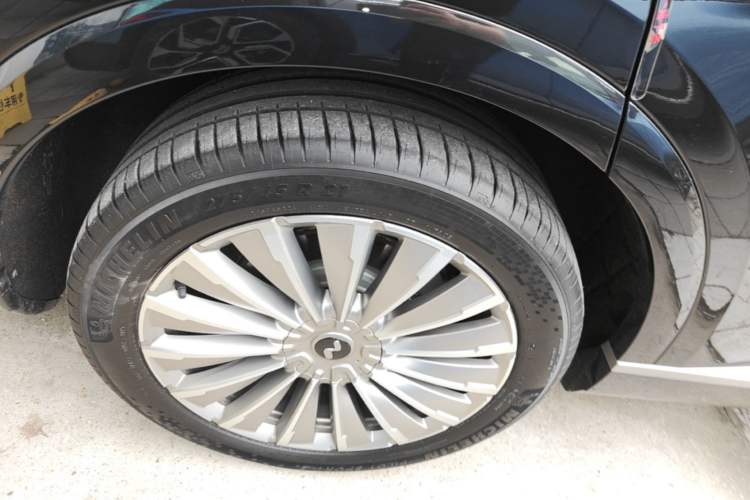 Used ONVO Luxeed L90 2025 Model—Max Six-Seater Version Exterior 5