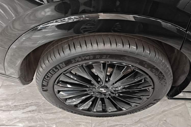 Used ONVO Luxeed L90 2025 Model—Black Knight Special Edition—Six-Seater Exterior 5