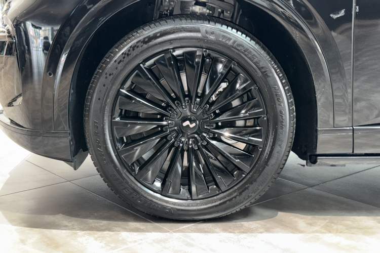 Used ONVO Luxeed L90 2025 Model—Black Knight Special Edition—Six-Seater Exterior 6