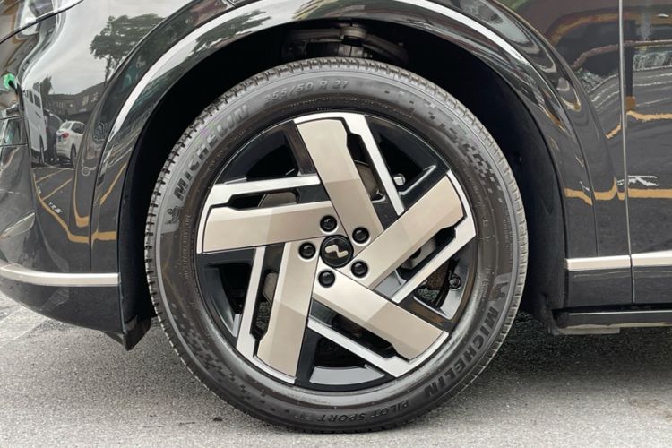 Used ONVO Luxeed L90 2025 Model—Max Seven-Seater Version Exterior 7