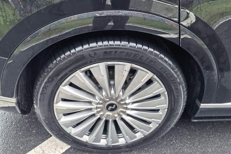 Used ONVO Luxeed L90 2025 Model—Ultra Six-Seater Version Exterior 8