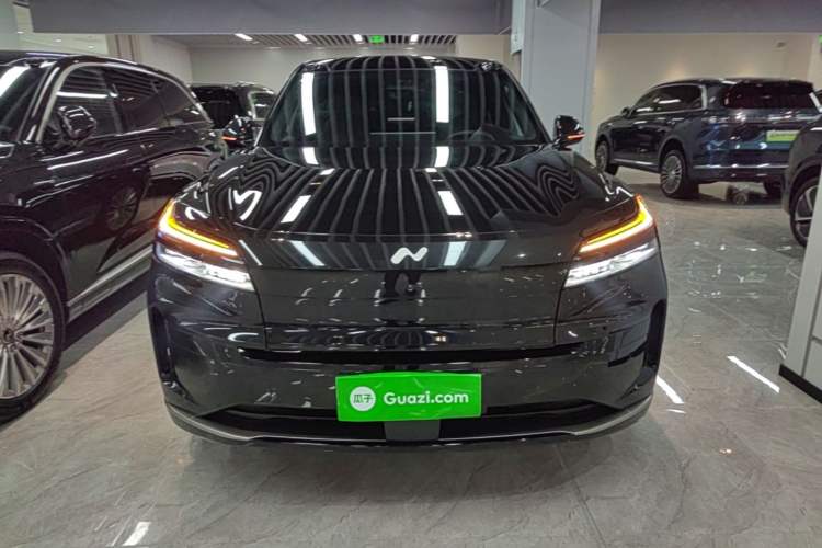 Used ONVO Luxeed L90 2025 Model—Ultra Six-Seater Version Front
