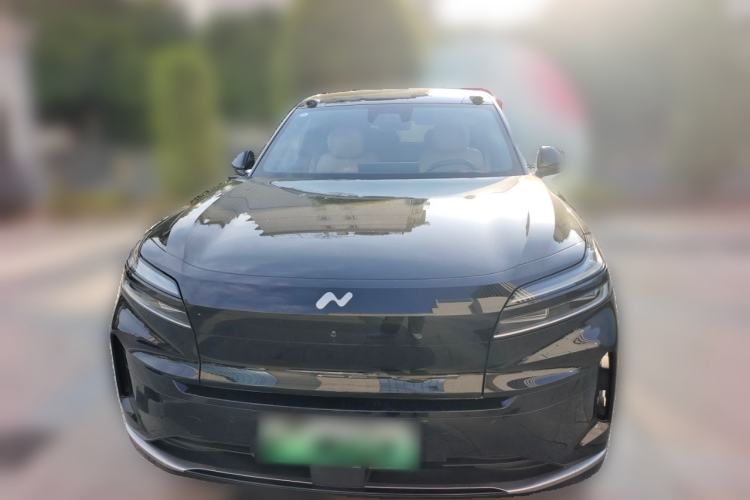 Used ONVO Luxeed L90 2025 Model—Ultra Six-Seater Version Front