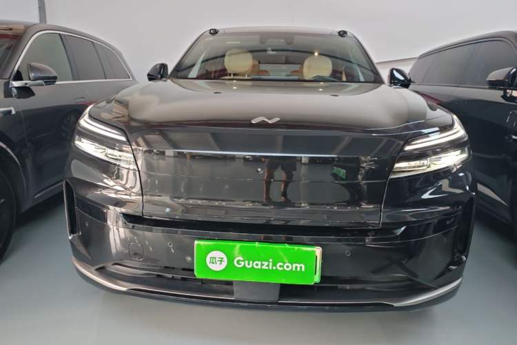 Used ONVO Luxeed L90 2025 Model—Max Six-Seater Version Front